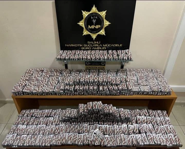 Salihli’de 30 Bin Adet Sentetik Ecza Ele Geçirildi: 4 Şüpheli Tutuklandı