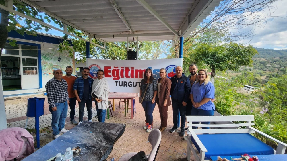 Eğitim-İş Manisa 1 Nolu Şube 5 Ekim Dünya Öğretmenler Günü’nü  Kutladı