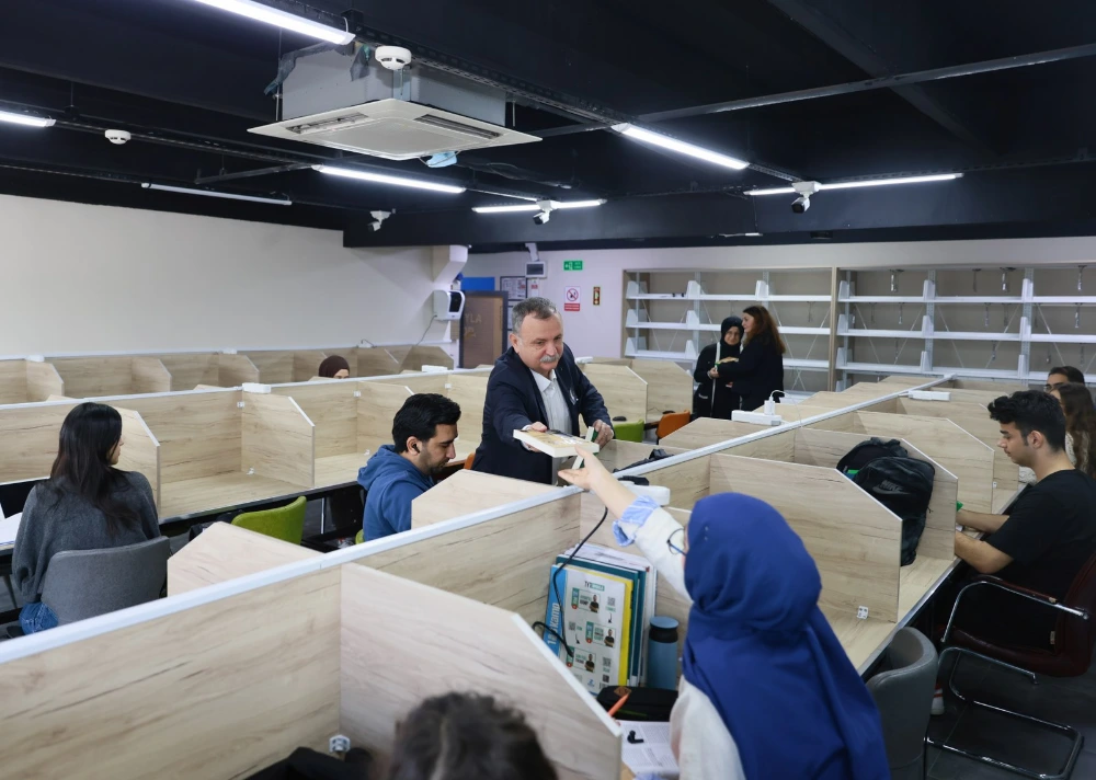 Başkan Balaban’dan Öğrencilere Anlamlı 10 Kasım Hediyesi: “Nutuk”