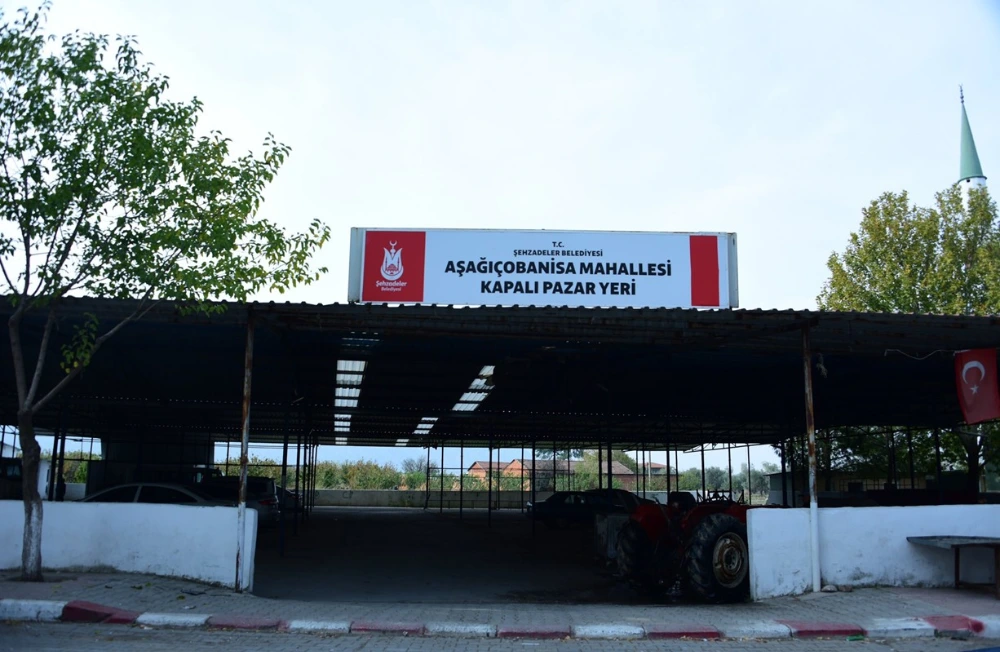 Şehzadeler Belediyesi Hizmet Alanlarının Tabelalarını Yeniledi