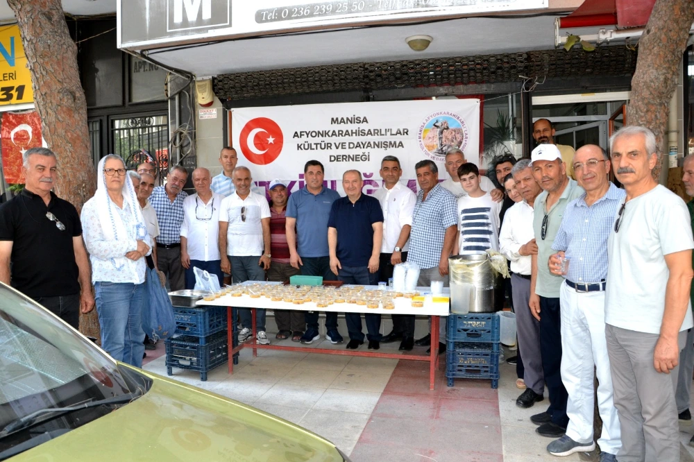 Manisa’da Afyonkarahisarlılar Derneği’nden 700 Kişilik Aşure Hayrı