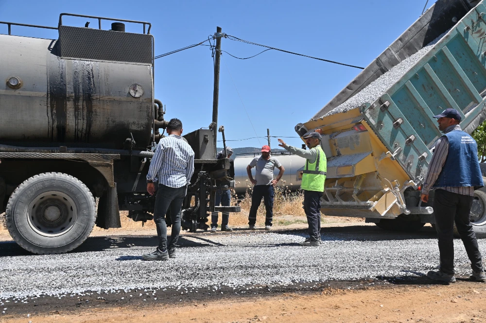 İlçelerde Yollar Yenileniyor