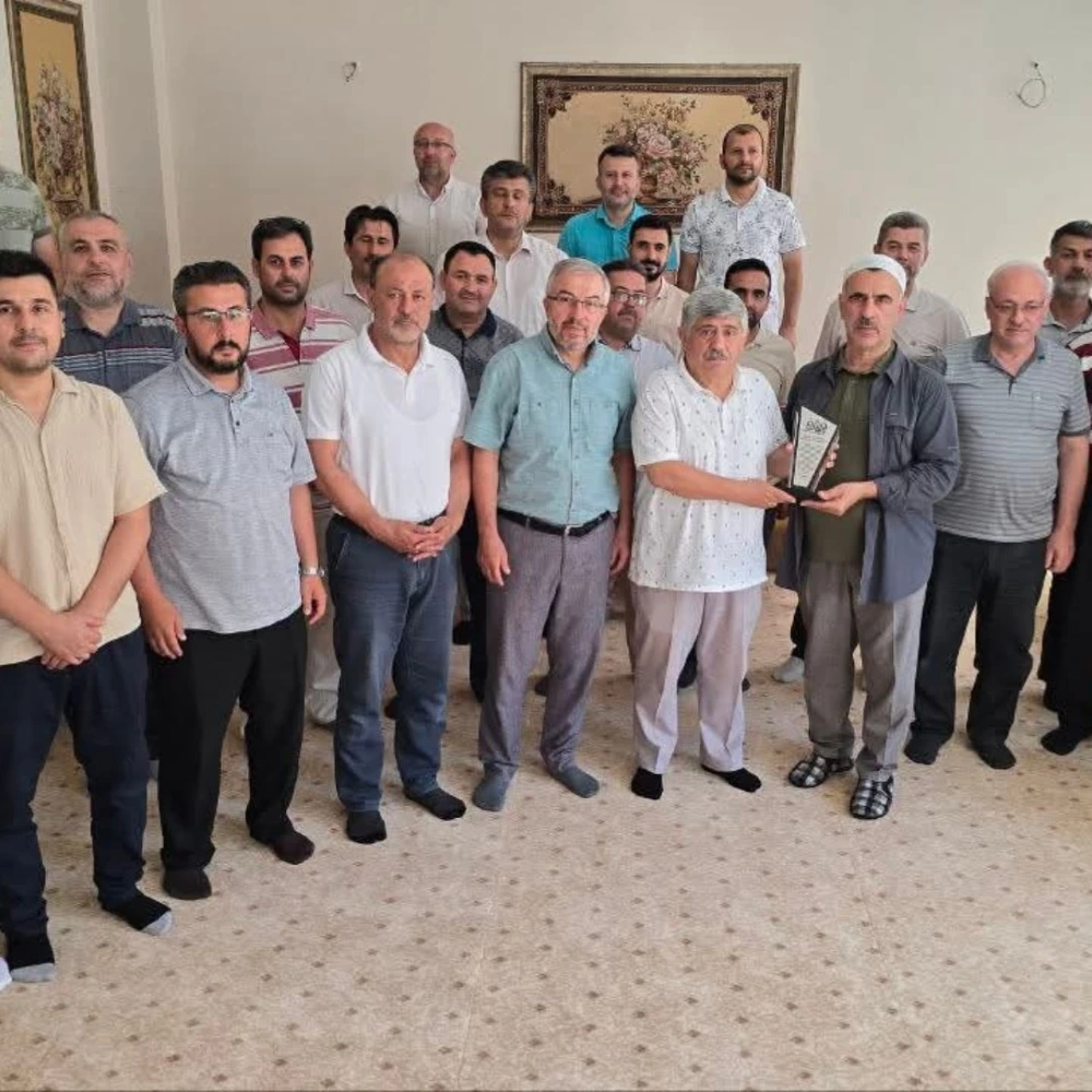 Kur’an Hizmetine Adanmış 43 Yıl: Şeref Hoca Emekli Oldu