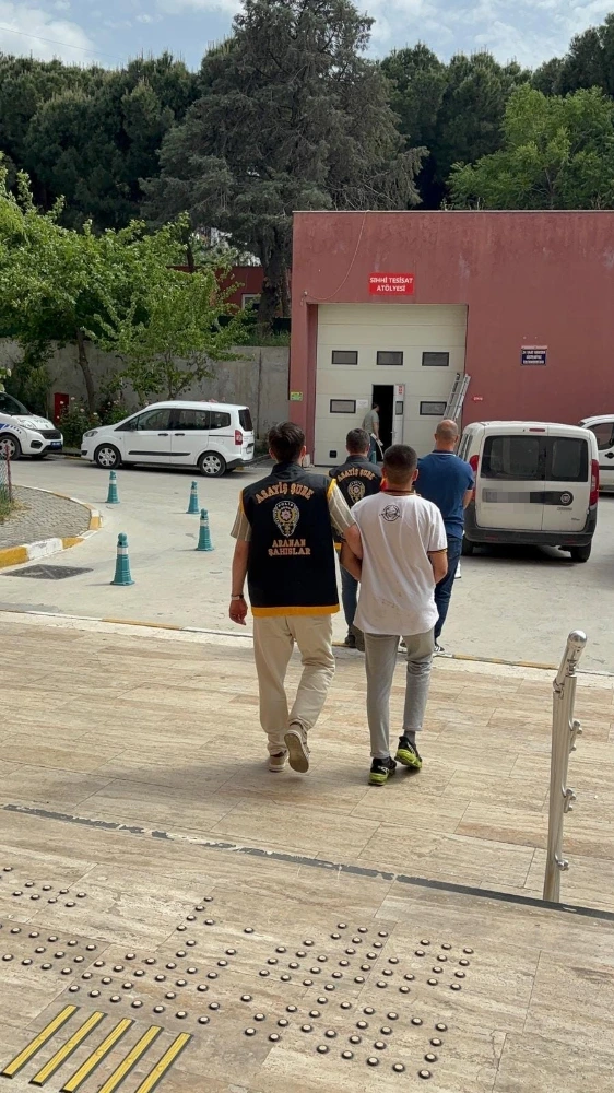 Manisa’da 24 Saatlik Uygulamada 20 Aranan Şahıs Yakalandı