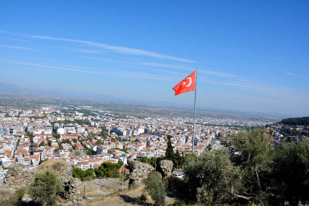 Manisa’nın Kurtuluşunun 103. Yılında Şehir Geçmişten Geleceğe Umutla Yürüyor